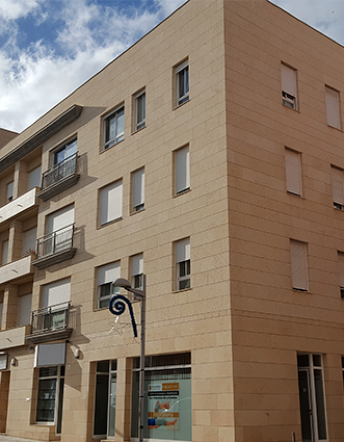 Instalaciones B.T. y teleco en 36 viviendas del edificio Mar